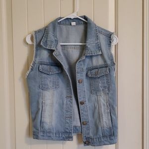 Jean Vest, NWOT. Women's Small. Smoke free home